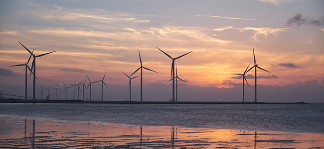 co2 Fussabdruck Windräder Energie Windkraft erneuerbare Energie Meer Offshore