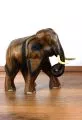 Elefanten aus Holz, Rssel hngend, klein
