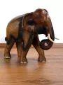 Elefanten aus Holz, Rssel hngend, mittel