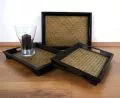 Asiatisches Tablettset aus Holz und Rattan