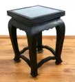 Asiatischer Tisch mit Schnitzerei, 50 cm hoch (Schwarz)