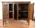 Massives Sideboard mit Rosenmuster, Nr.69