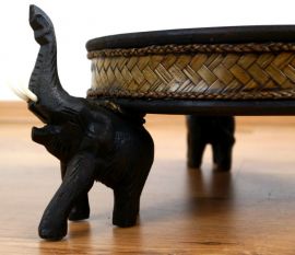 Elefantenschale  aus Holz und Rattan