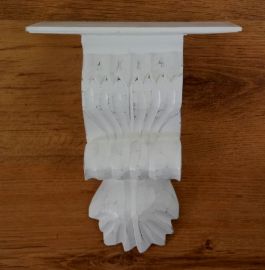 Asiatisches Wandregal aus Bali aus reinem Massivholz.